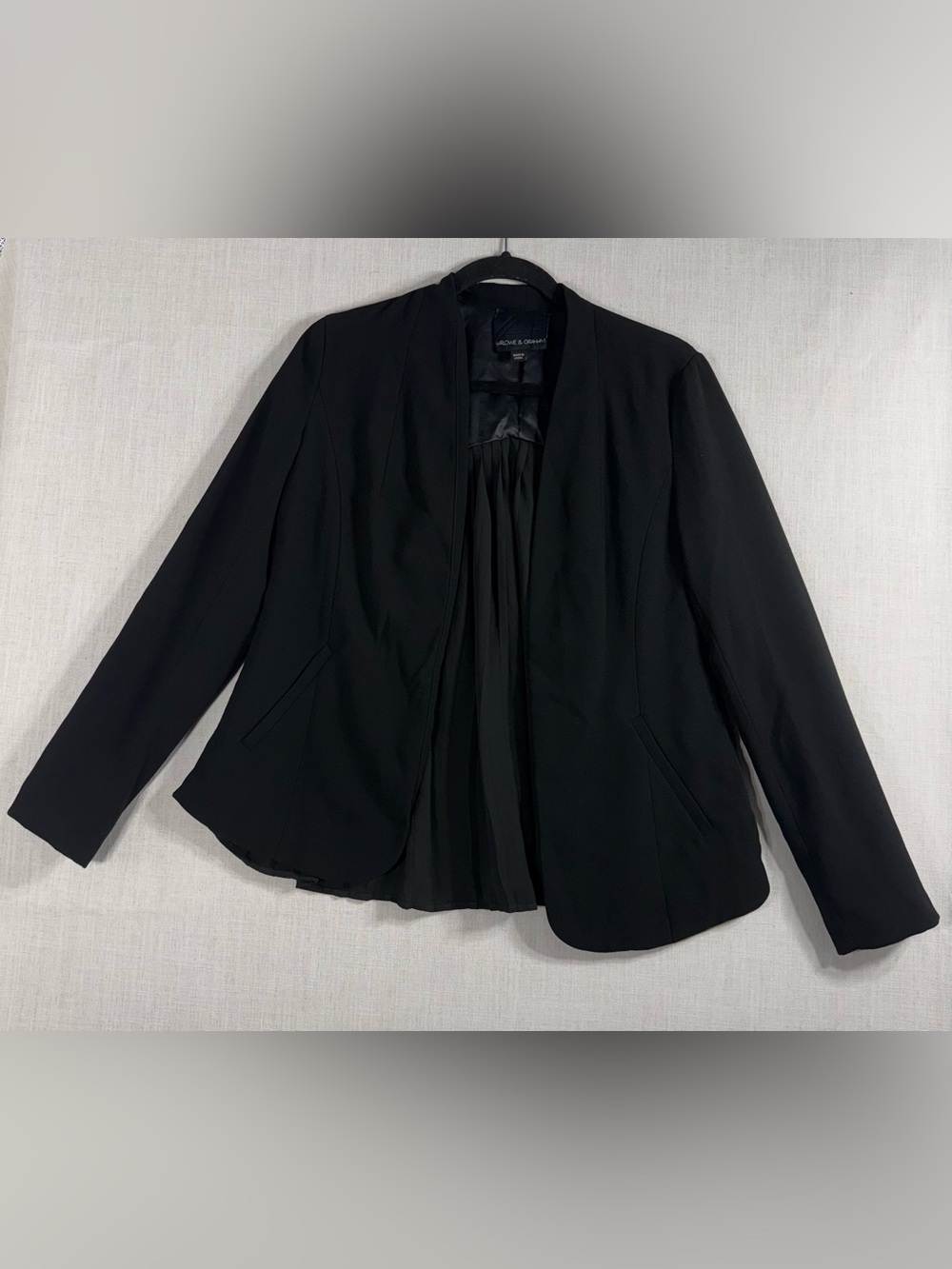 Harlowe & Graham Black Open-Front Women's Blazer